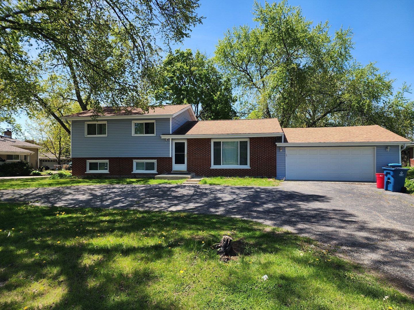 Property Photo: 1352 Glen Ellyn Road IL 60139