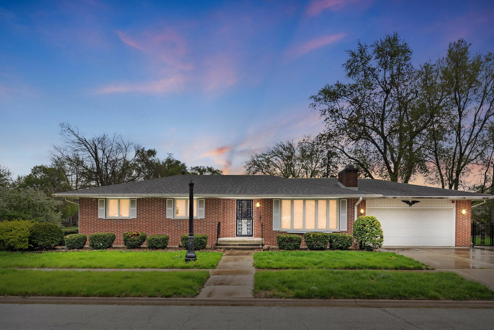 Property Photo: 603 S Wall Street IL 60901