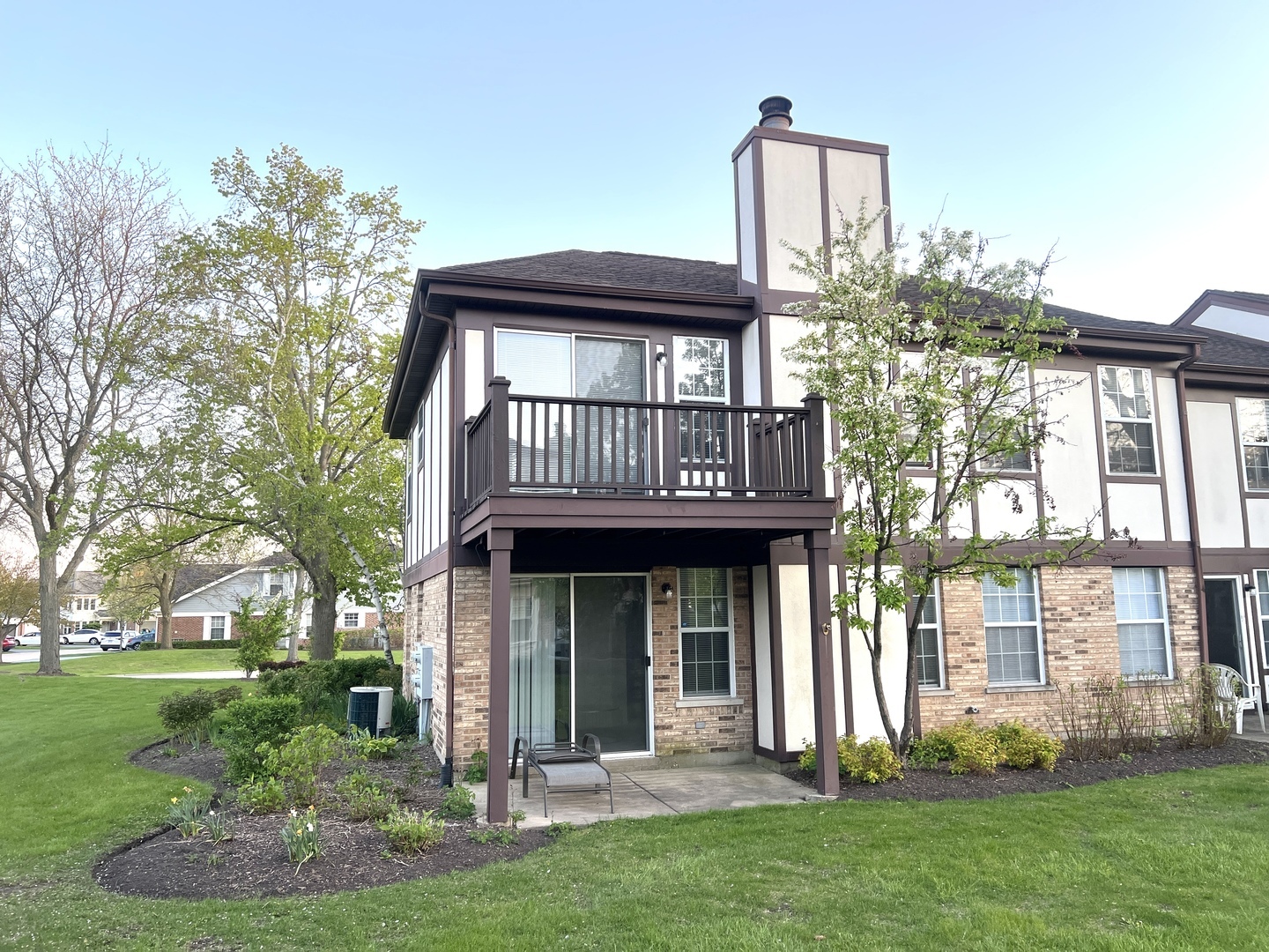 Property Photo:  283 E Fabish Drive  IL 60089 