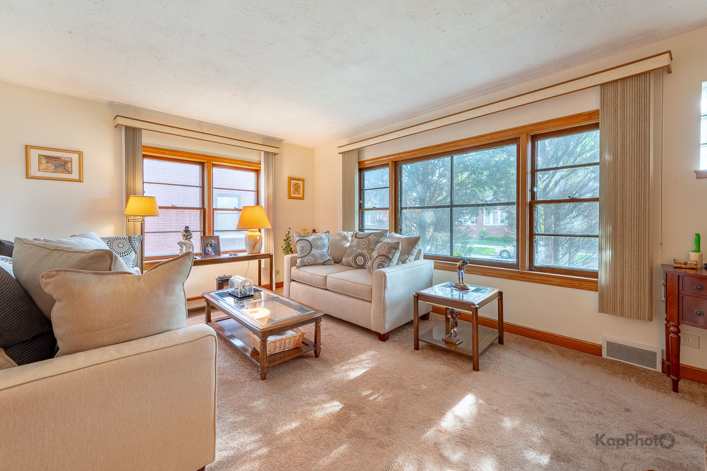 Property Photo: 8620 S Marshfield Avenue IL 60620