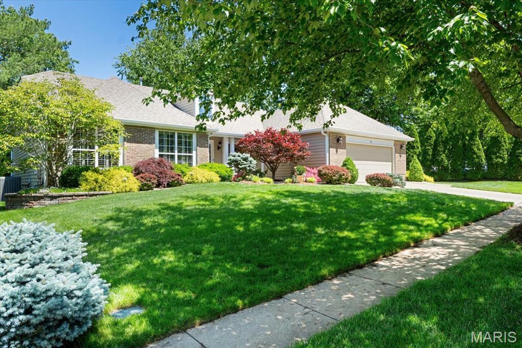 Property Photo:  211 Lansbrooke Drive  MO 63005 