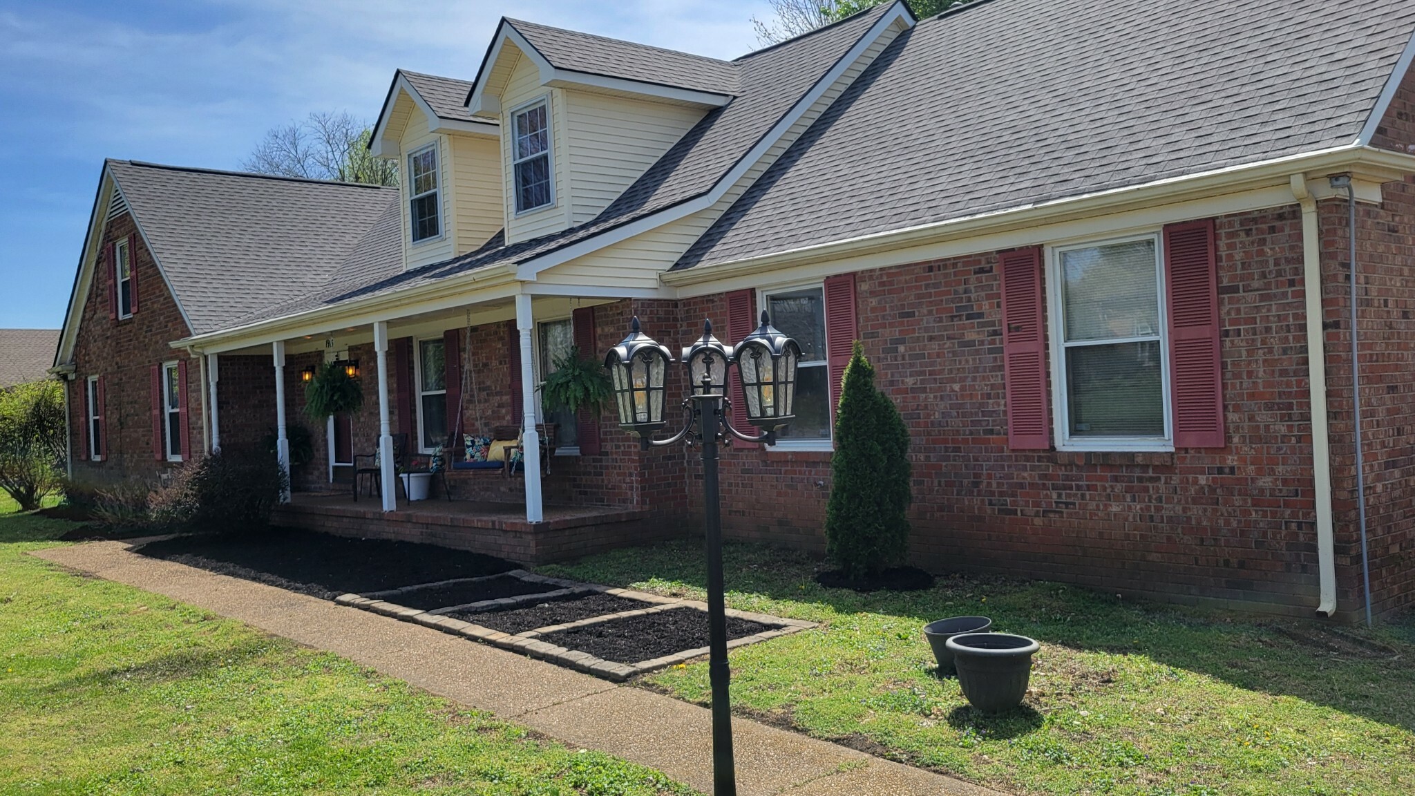 Property Photo: 1915 Wiltshire Dr TN 37129