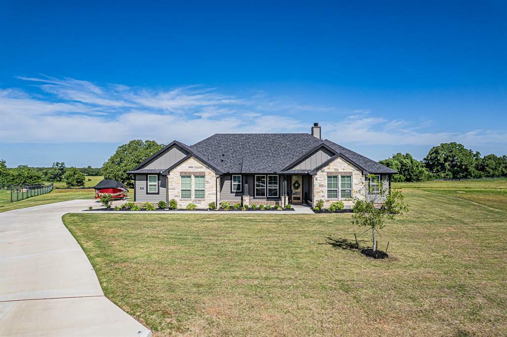 Property Photo:  146 Chester Road  TX 76082 