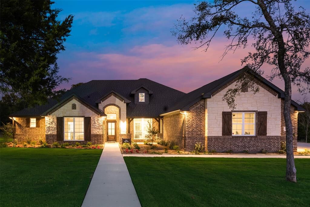 Property Photo:  2101 Crystal Palace Boulevard  TX 76009 