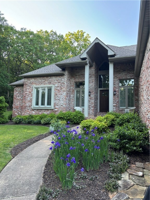Property Photo: 2316 N Fox Trail AR 72703