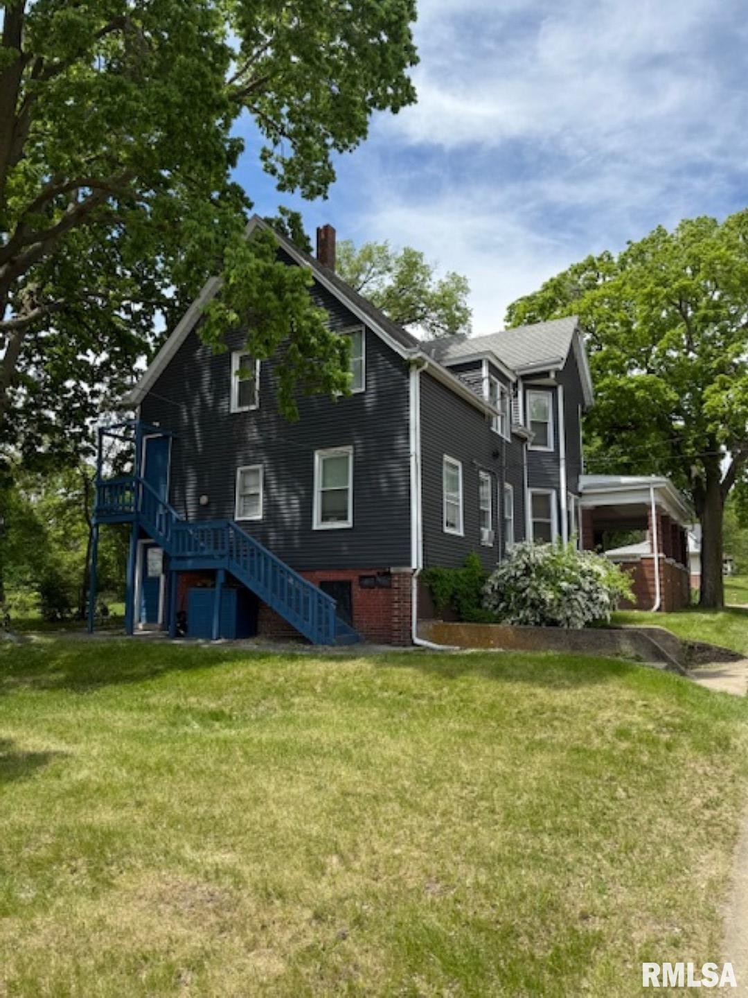 Property Photo:  2826 NE Madison Avenue  IL 61603 