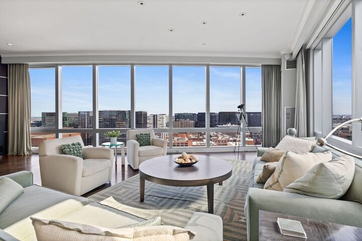 Property Photo:  500 Atlantic Ave 21H  MA 02210 