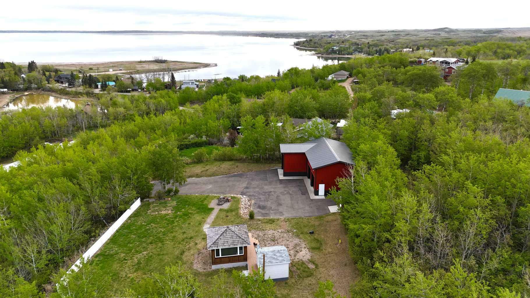 Property Photo: 7 Buffalo Way AB T0C 3B0