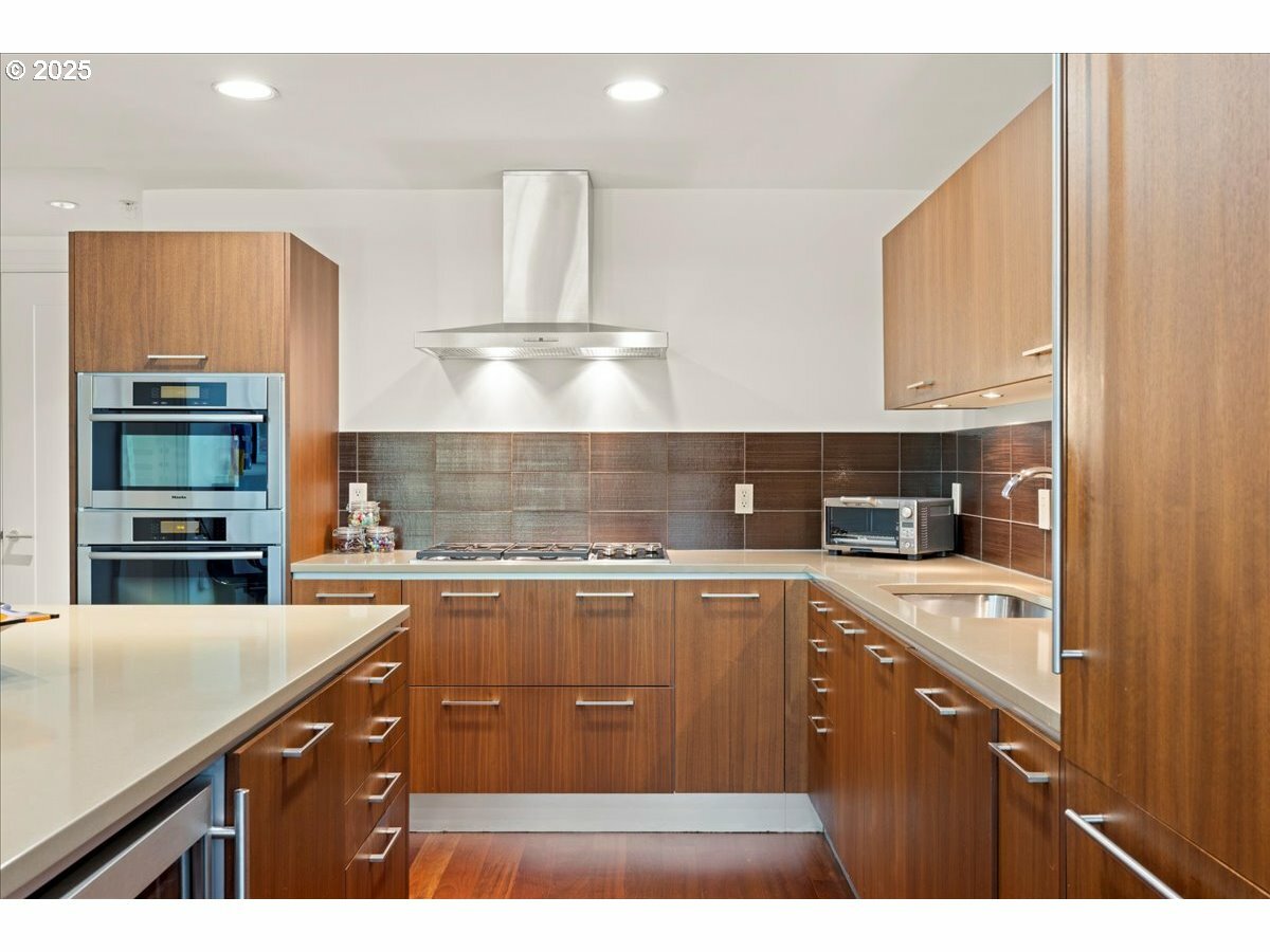 Property Photo: 311 NW 12th Ave OR 97209