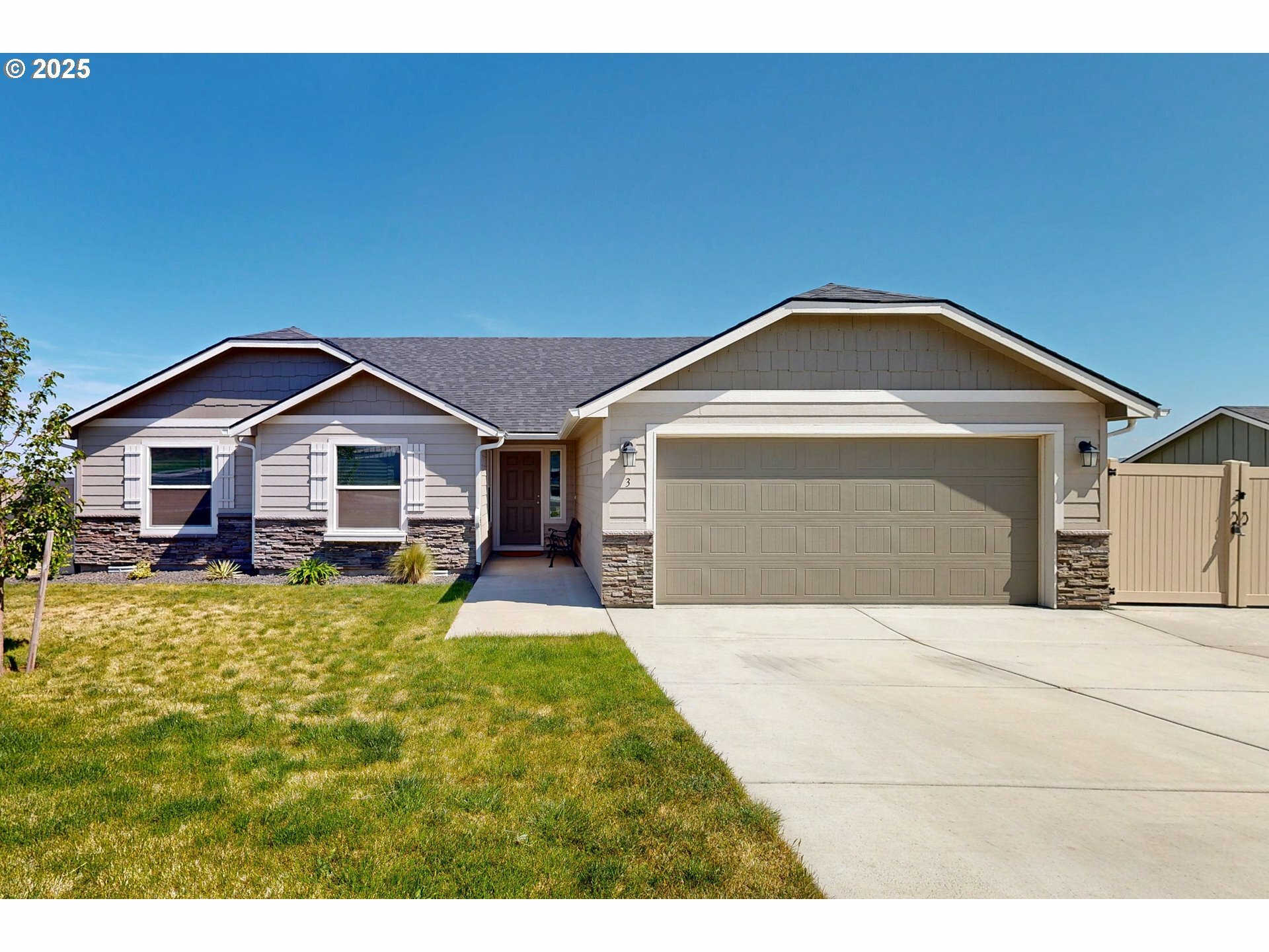 Property Photo: 3 Gregory St OR 97862