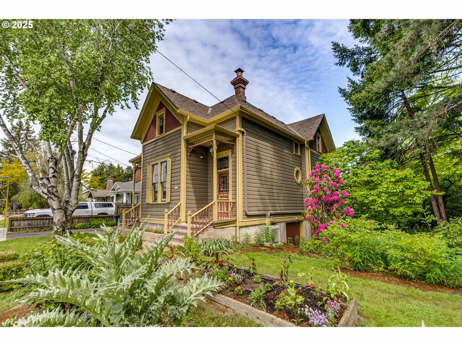 Property Photo: 2515 SE Lake Rd OR 97222