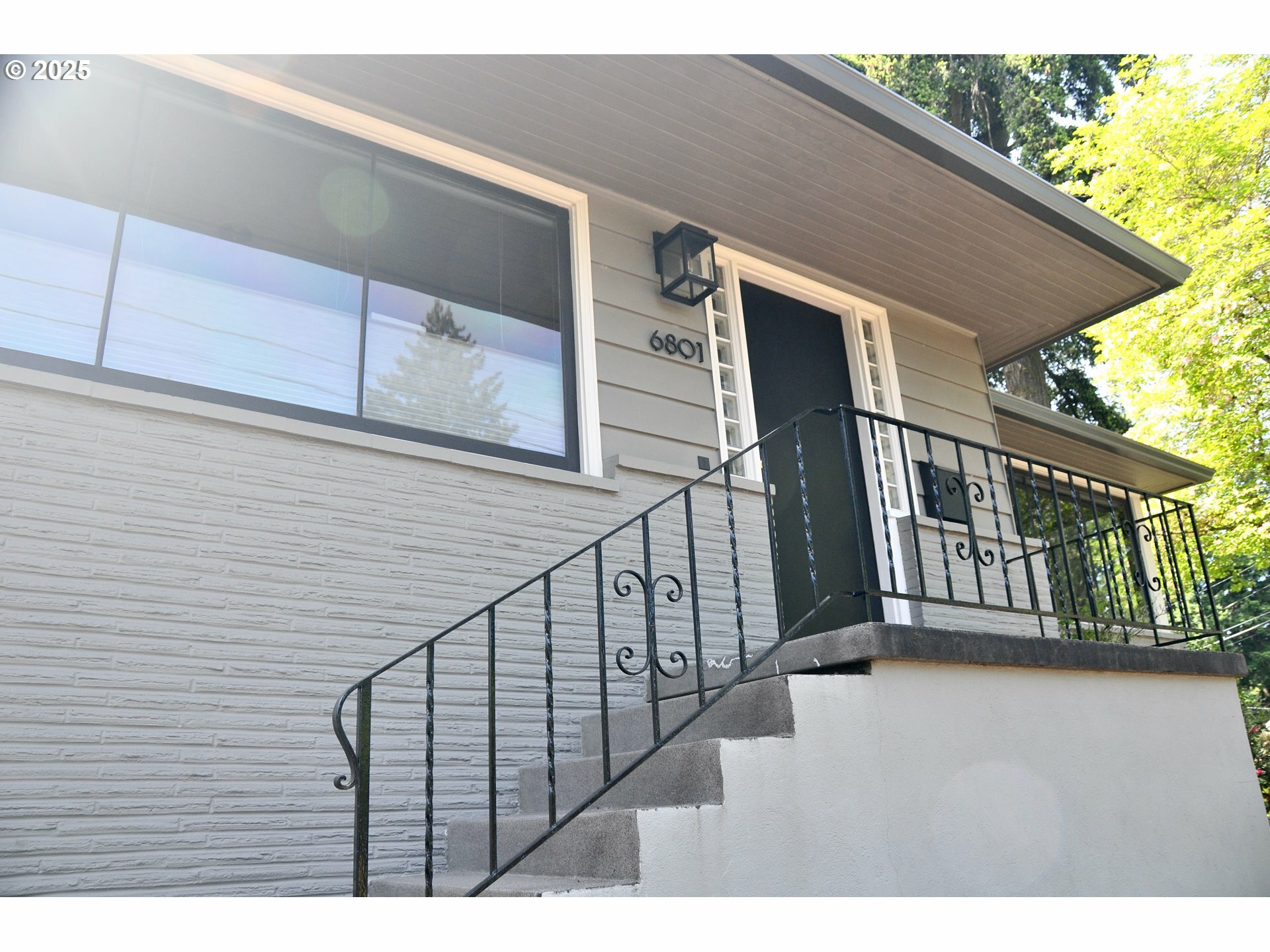 Property Photo: 6801 SW Burlingame Ave OR 97219