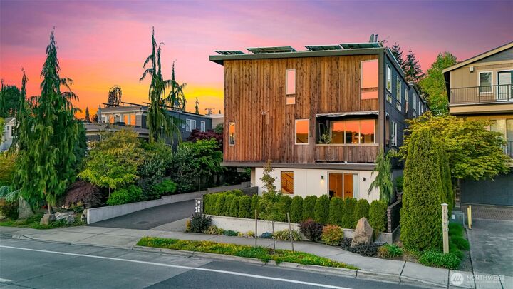 Property Photo:  30  6th Street  WA 98033 