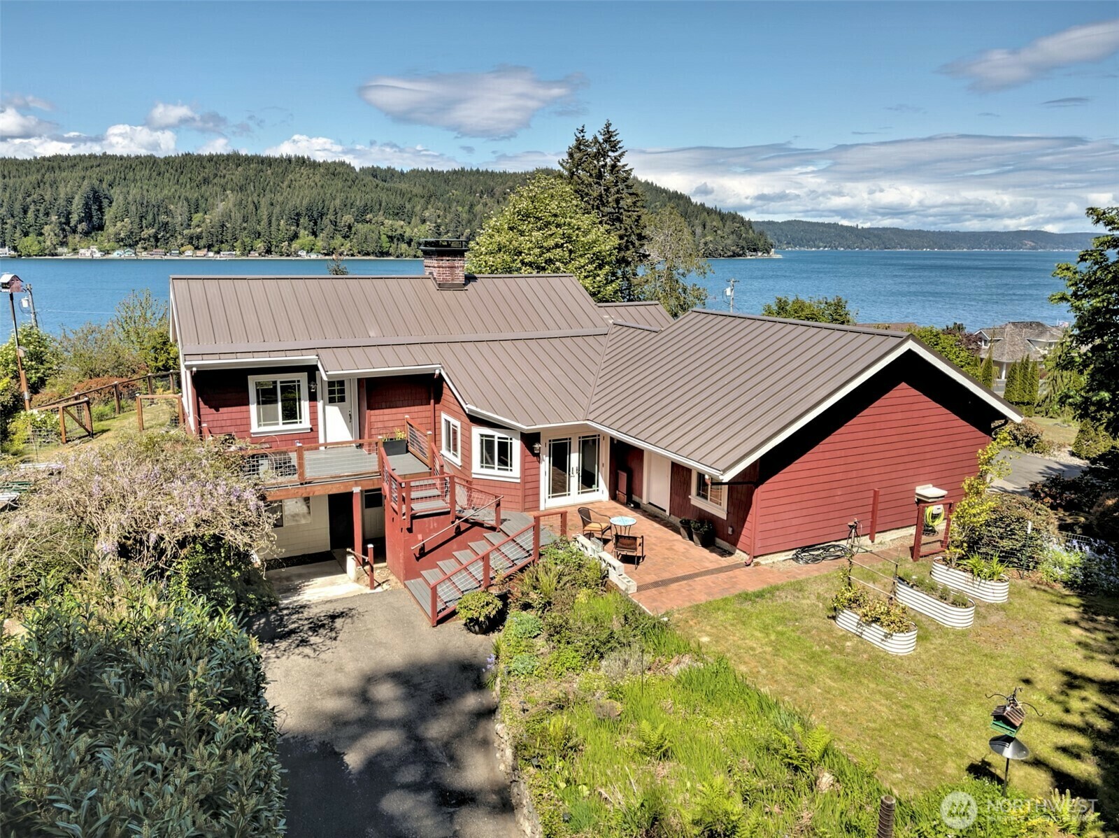 Property Photo: 8820 E State Route 106 WA 98592