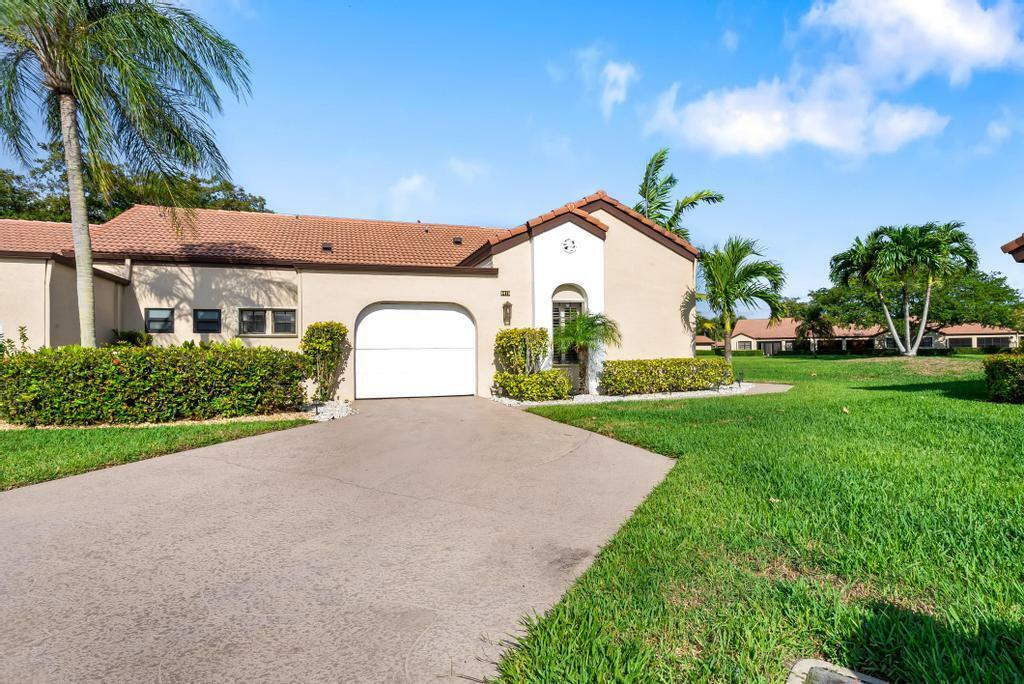 Property Photo: 8410 Mooring Circle FL 33472