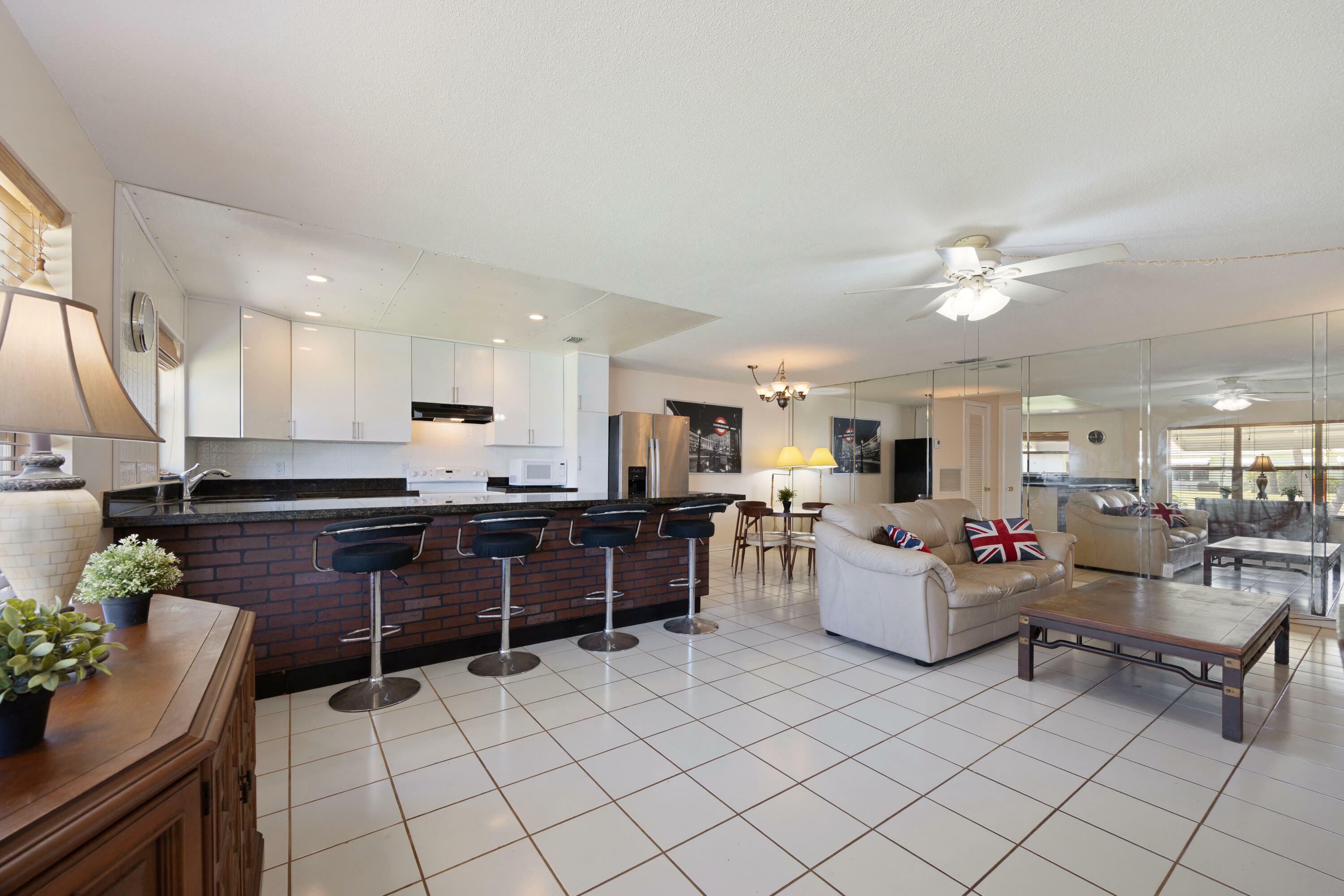 Property Photo: 210 South Boulevard C FL 33435