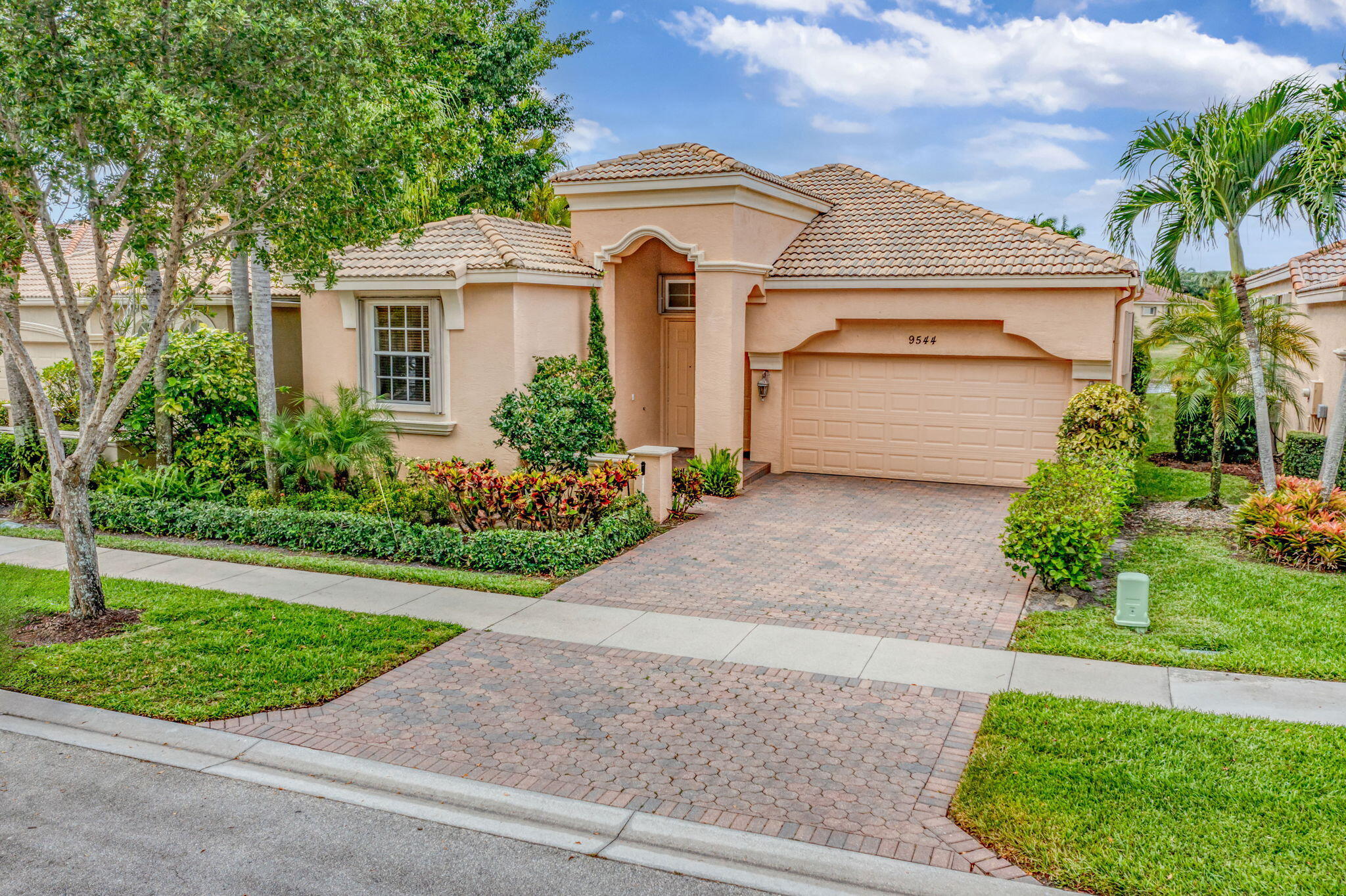 Property Photo: 9544 Via Elegante FL 33411