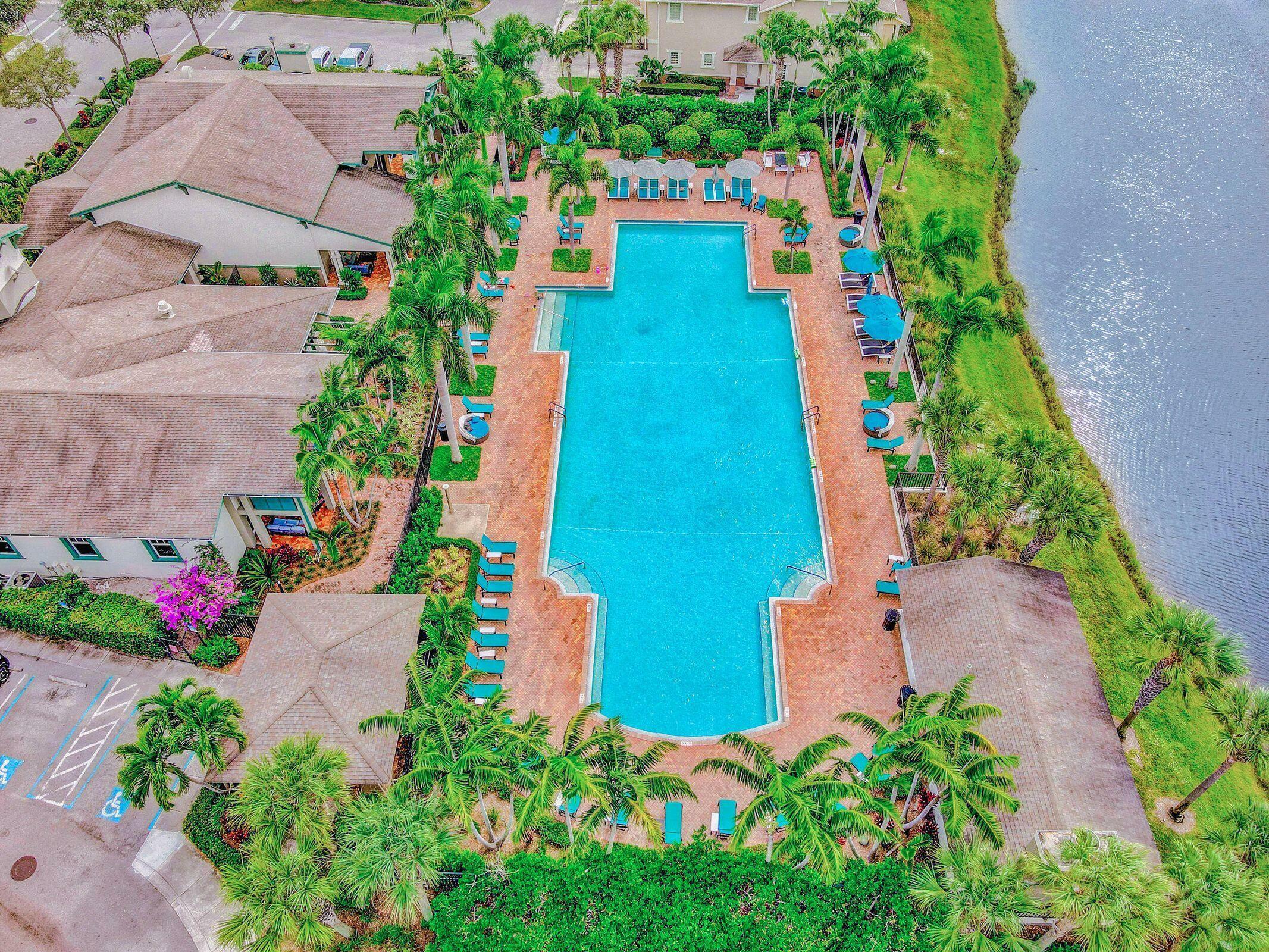 Property Photo: 477 Pacific Grove Drive 4 FL 33401