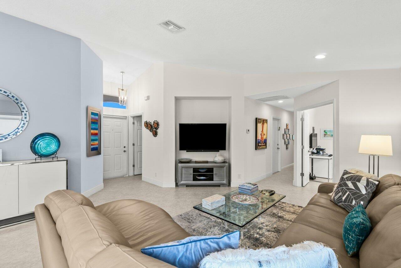 Property Photo: 7276 Whitfield Avenue FL 33437