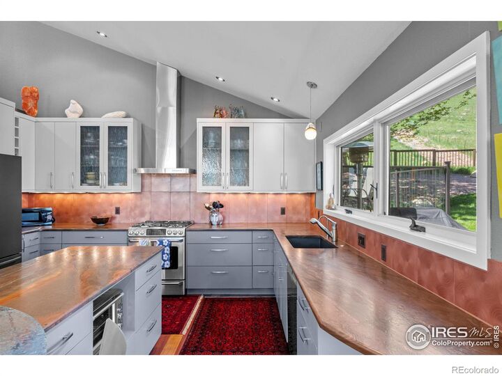 Property Photo:  3945 Promontory Court  CO 80304 