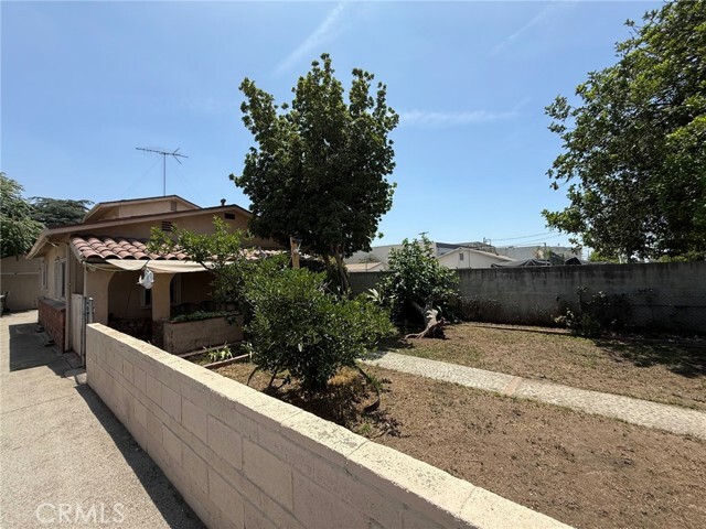 Property Photo: 11312 Goss Street CA 91352