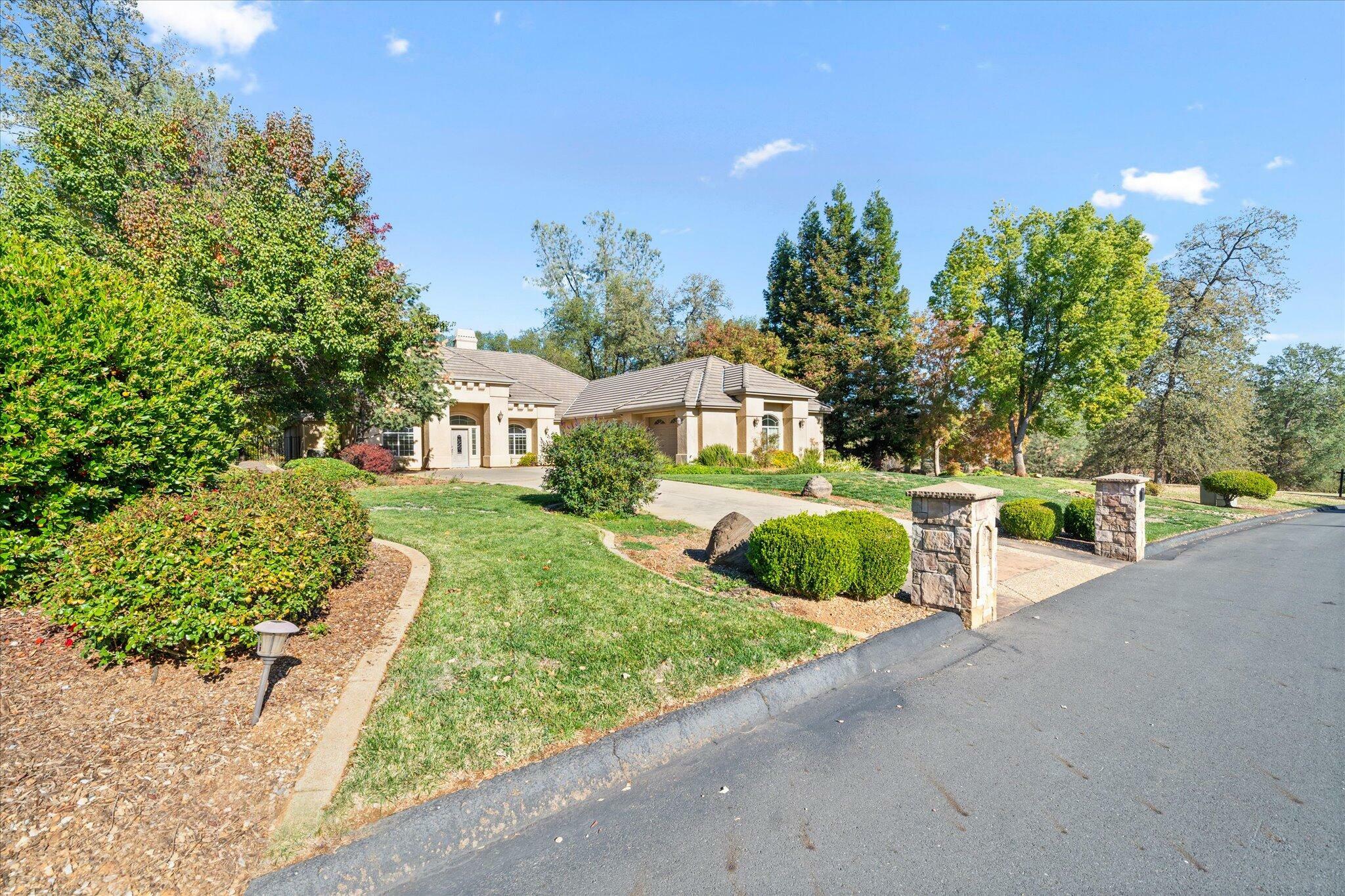 Property Photo: 19458 Palermo Court CA 96003