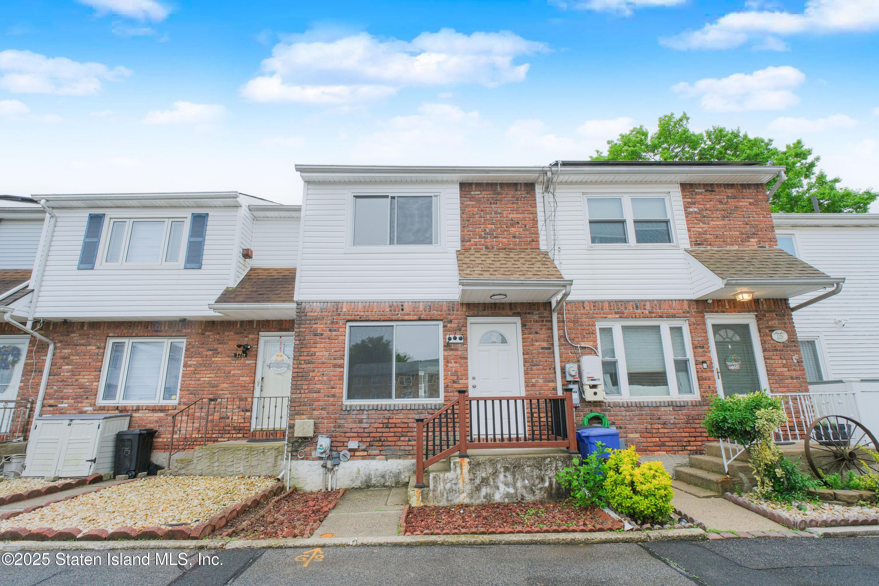 Property Photo:  177 Freedom Avenue  NY 10314 