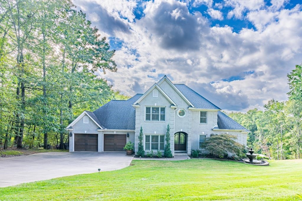 Property Photo: 365 Millstream Cove Rd AL 35661 - MUSCLE S