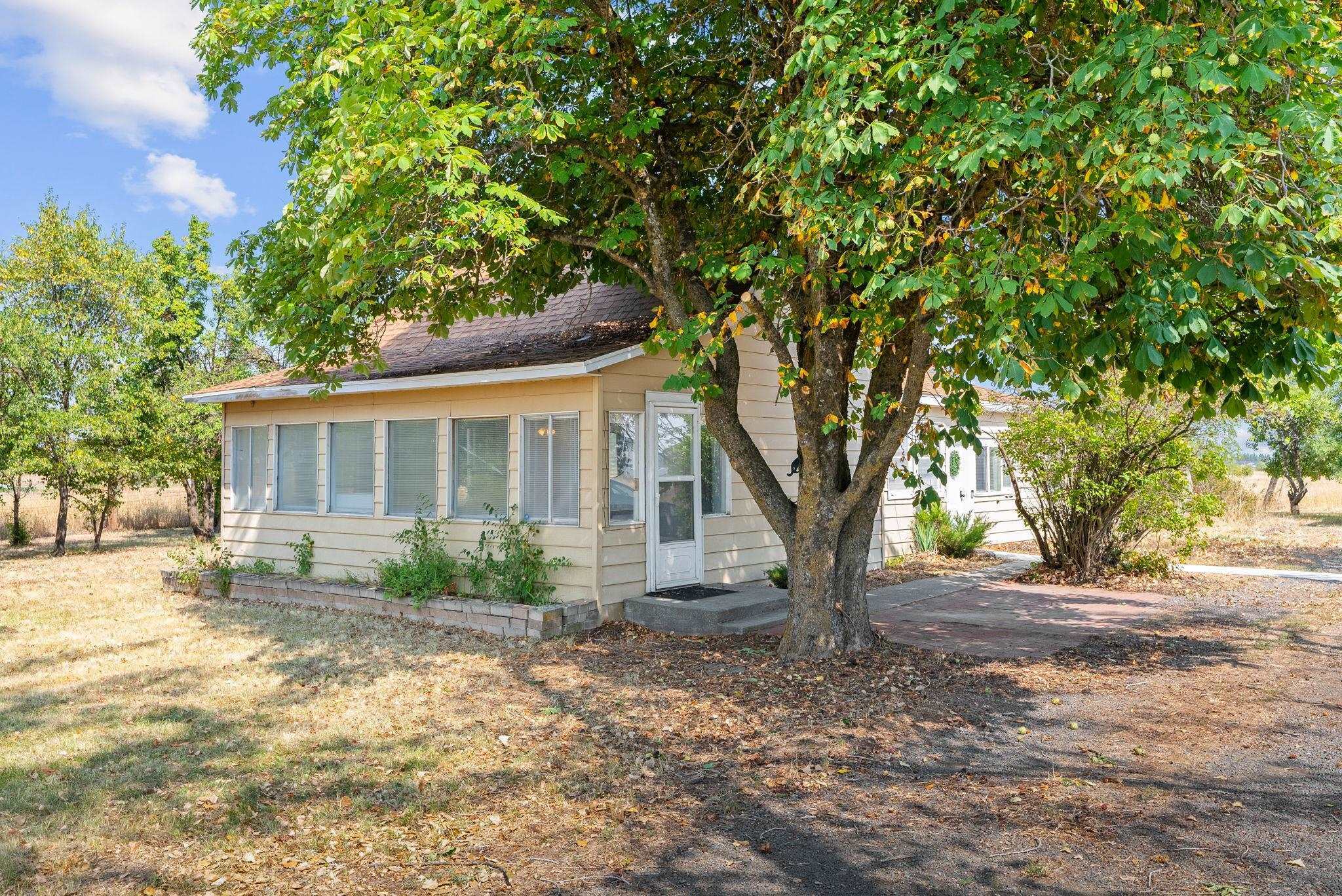 Property Photo: 5915 S Holly Rd WA 99224