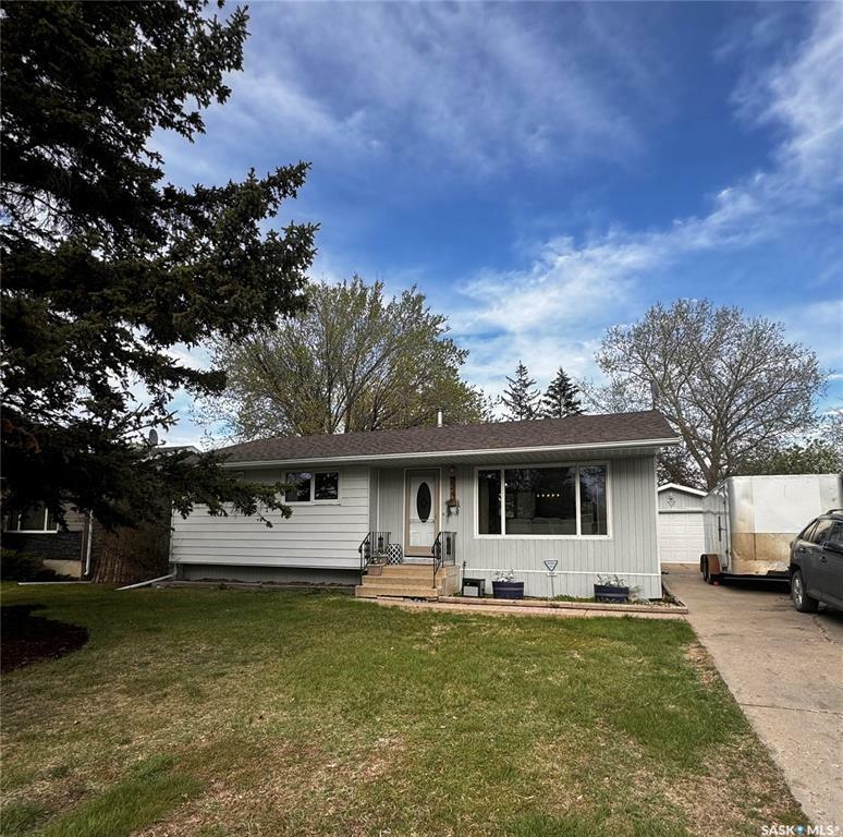 Property Photo: 224 17th Street NE SK S4H 2P2