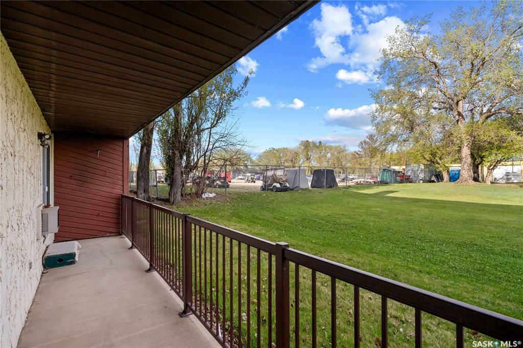 Property Photo: 4040 8th Street E 103B SK S7H 5L4