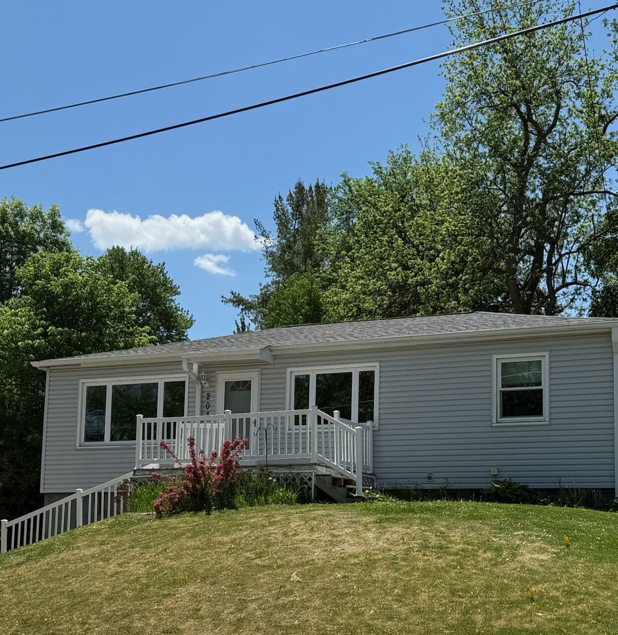 Property Photo: 203 W Florence Avenue IA 51534