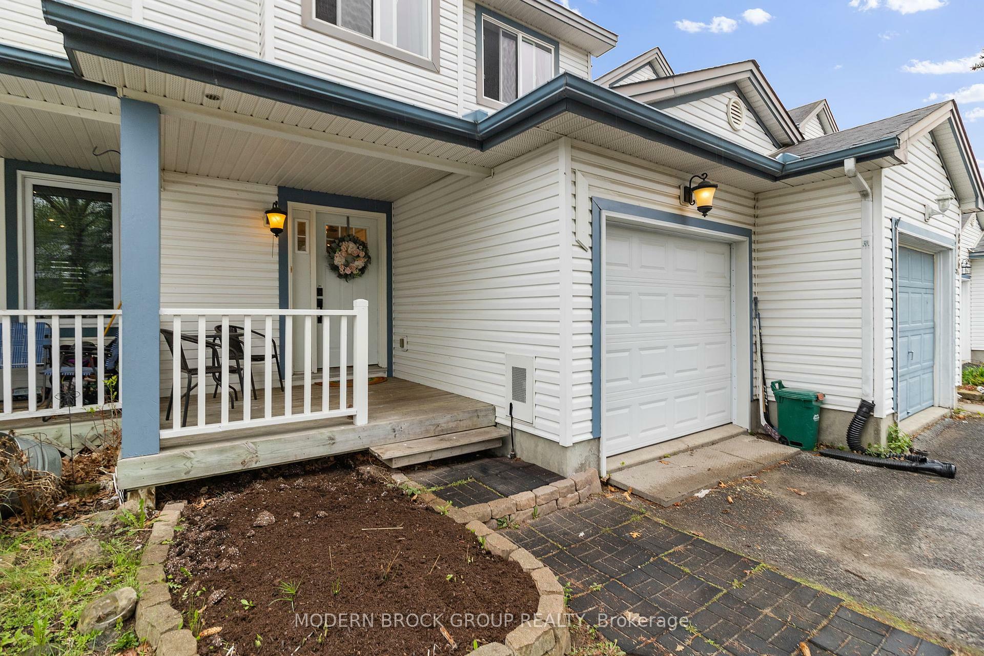 Property Photo: 828 Maley Street ON K0G 1J0