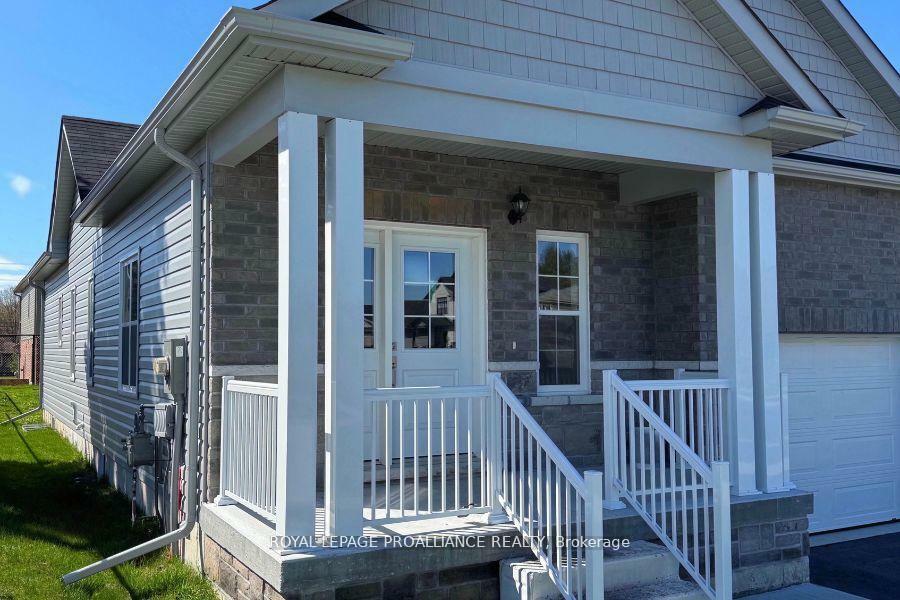 Photo de la propriété: 473 Joseph Gale Street ON K9A 3N3