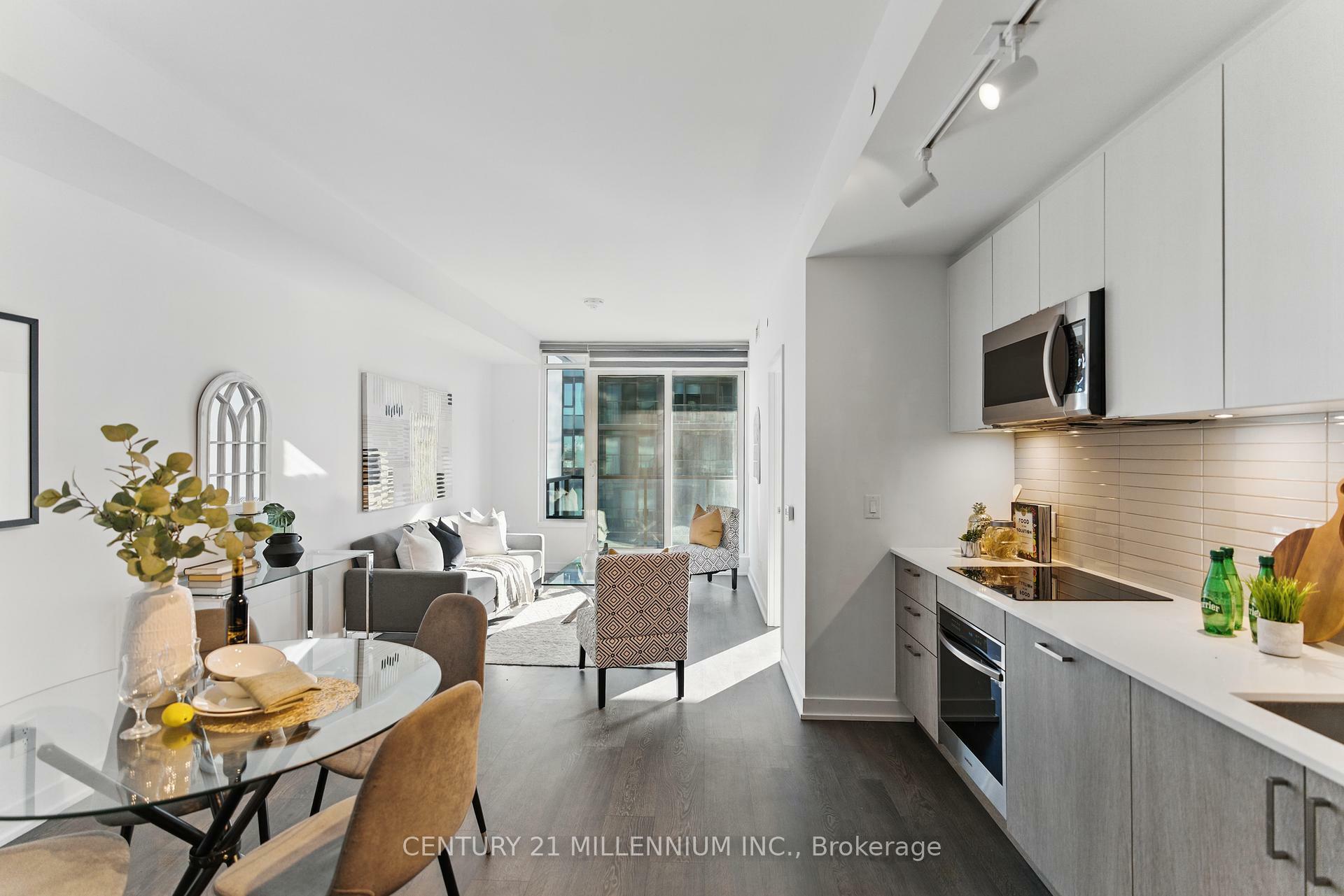 Property Photo: 1926 Lake Shore Boulevard W 3011 ON M6S 0B1