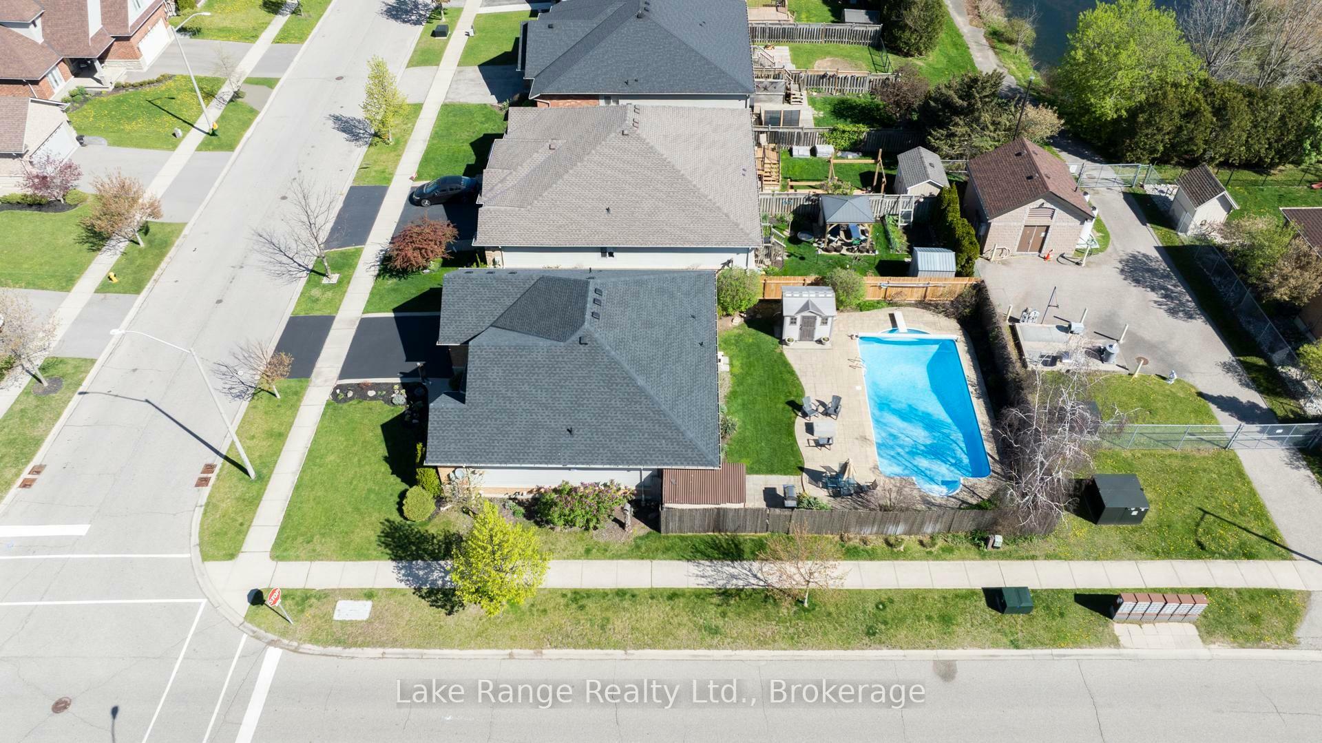 Photo de la propriété: 82 Savannah Ridge Drive ON N3L 4G2
