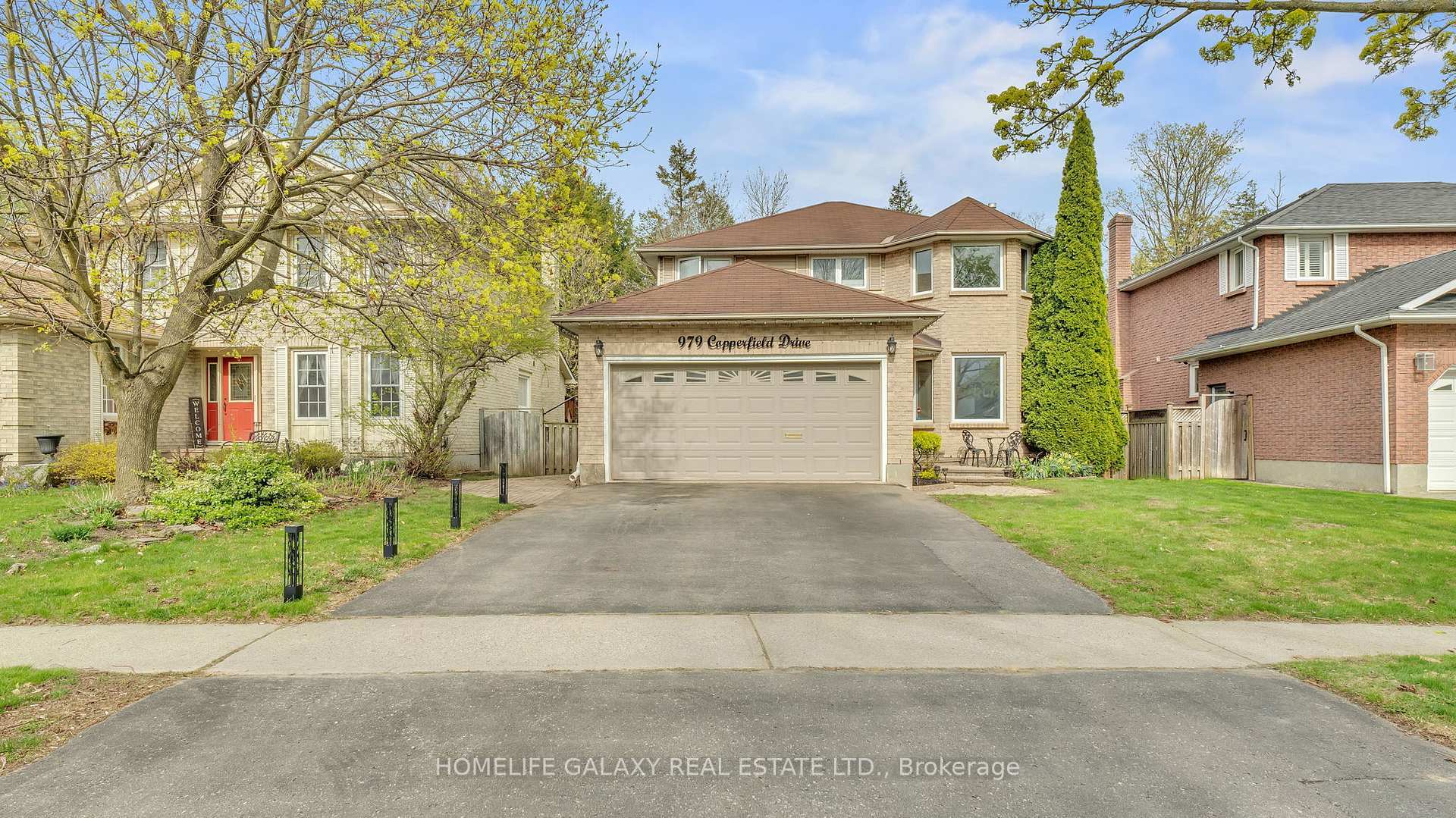 979 Copperfield Drive  Oshawa ON L1K 2E9 photo