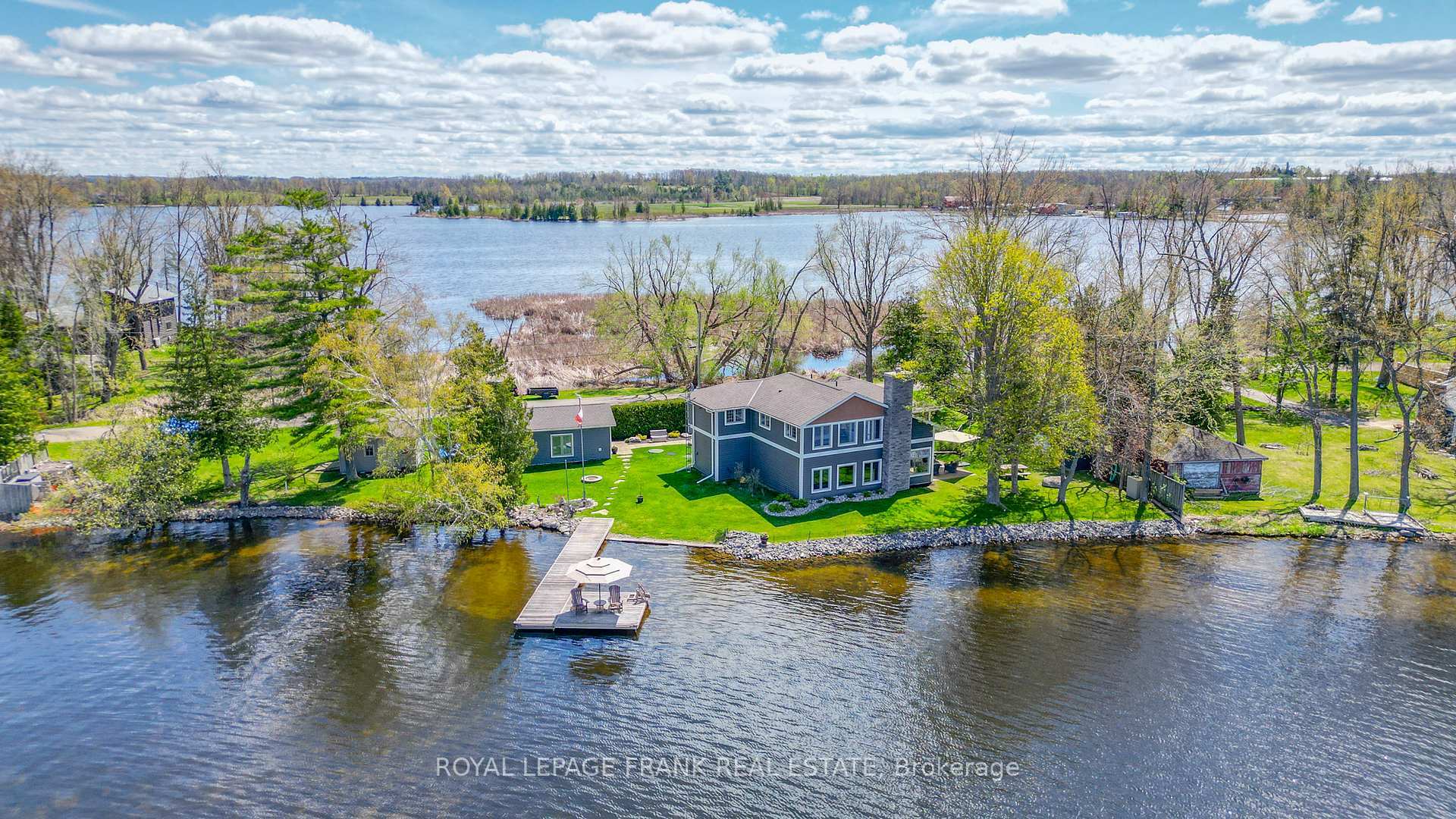 Property Photo: 11 Edgewater Drive ON K0L 1T0