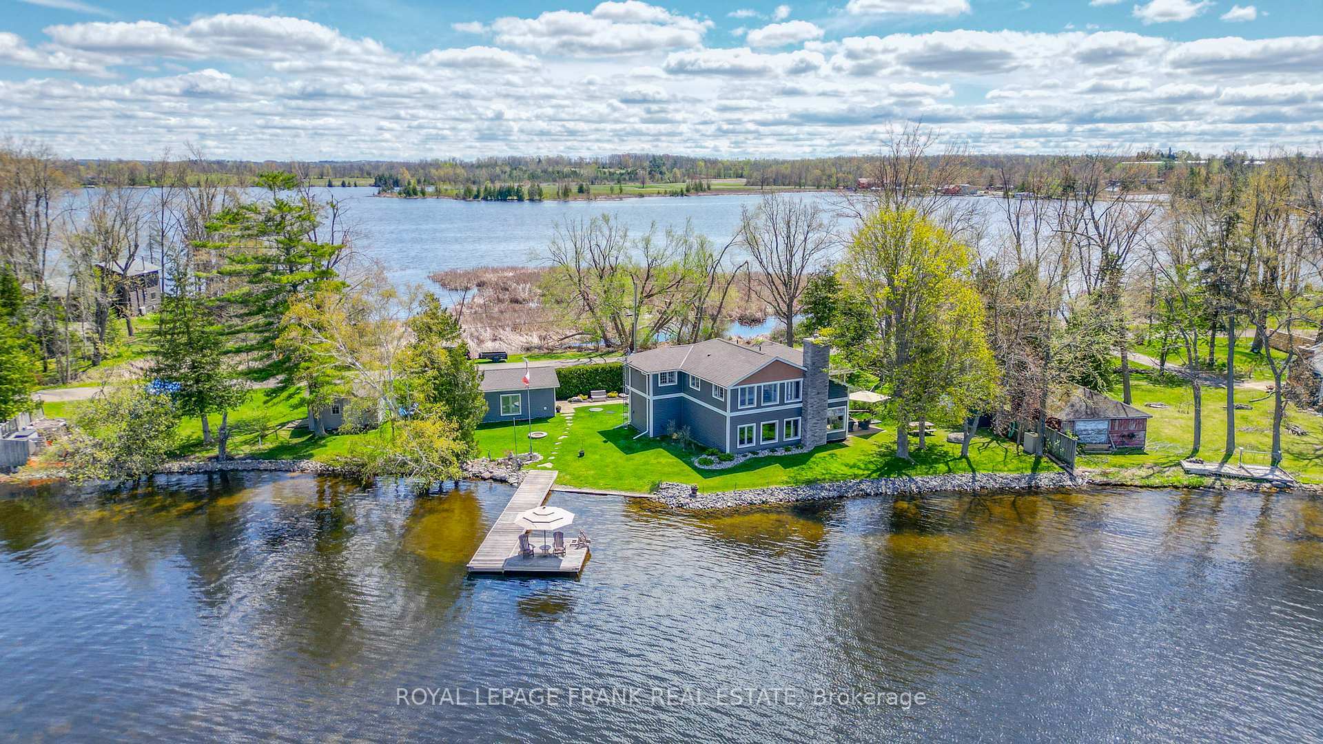 Property Photo: 11 Edgewater Drive ON K0L 1T0