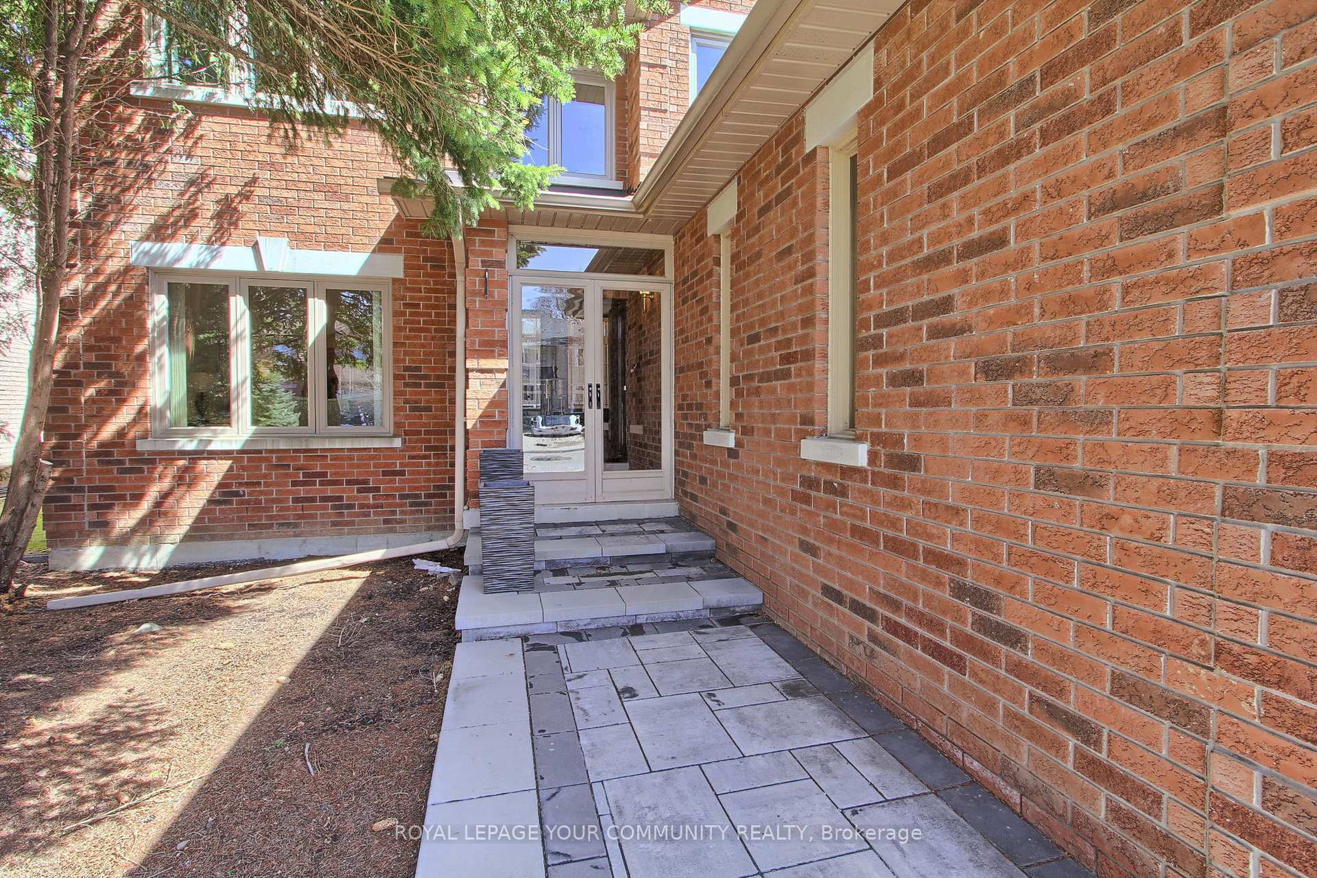 Property Photo: 57 El Dorado Street ON L4C 0K8