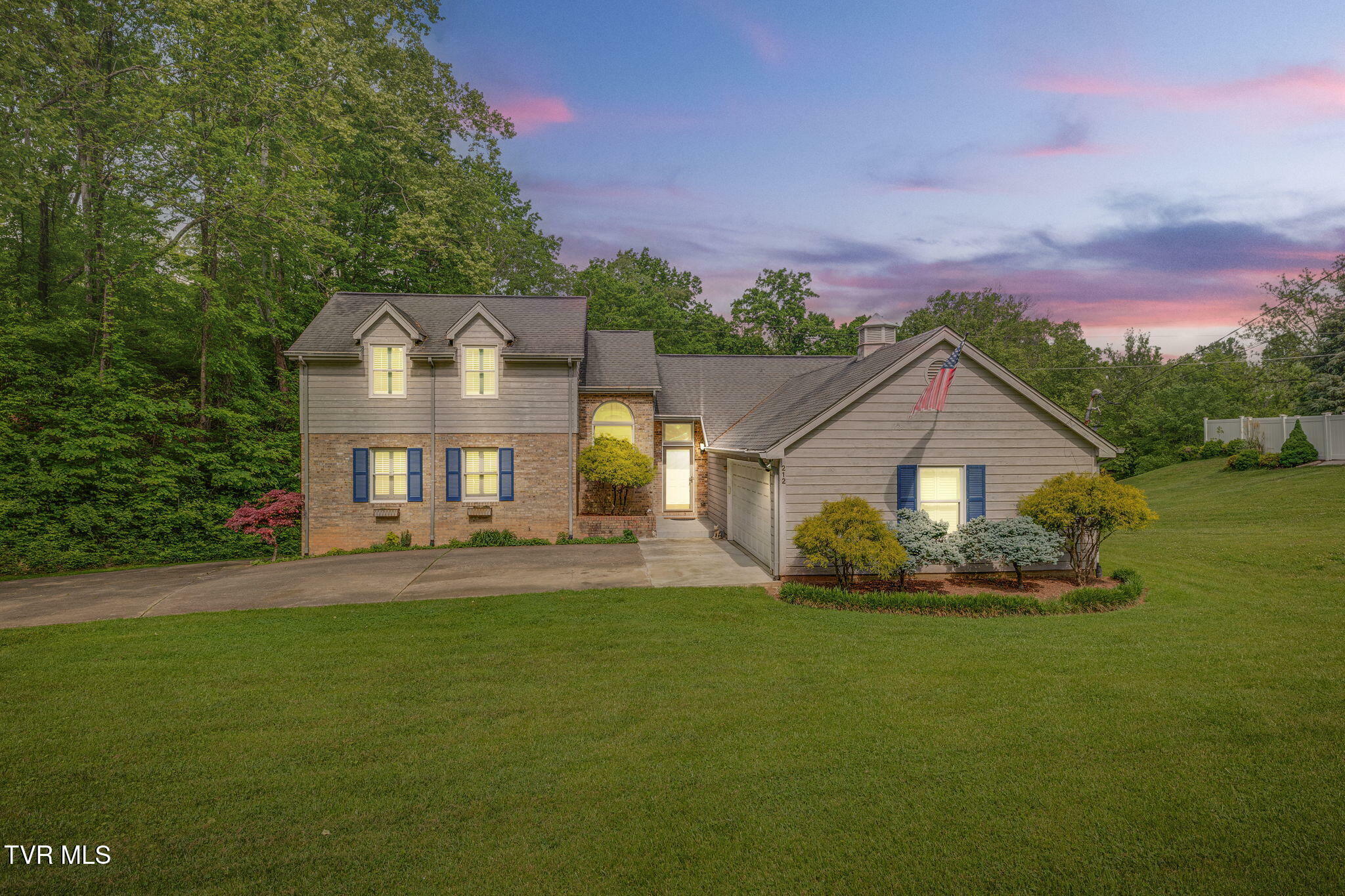 212 Old Castle Road  Kingsport TN 37660 photo