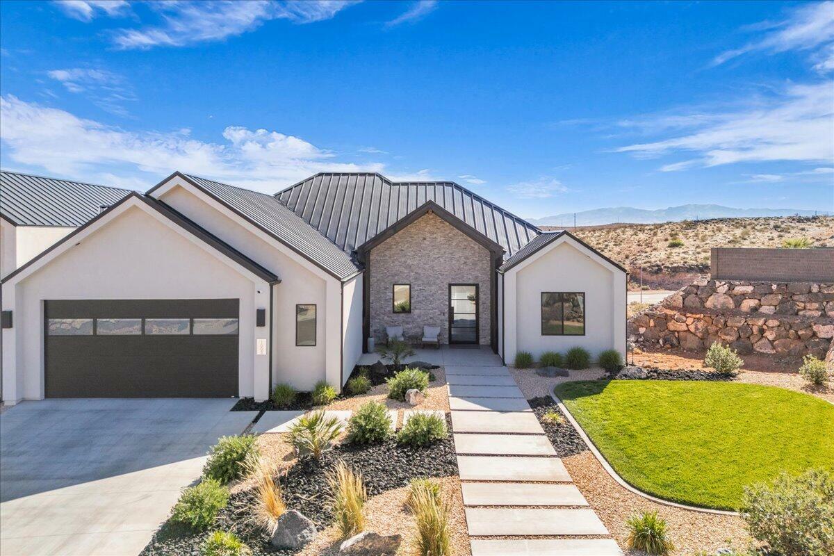Property Photo: 1003 Grand Heights Dr UT 84770