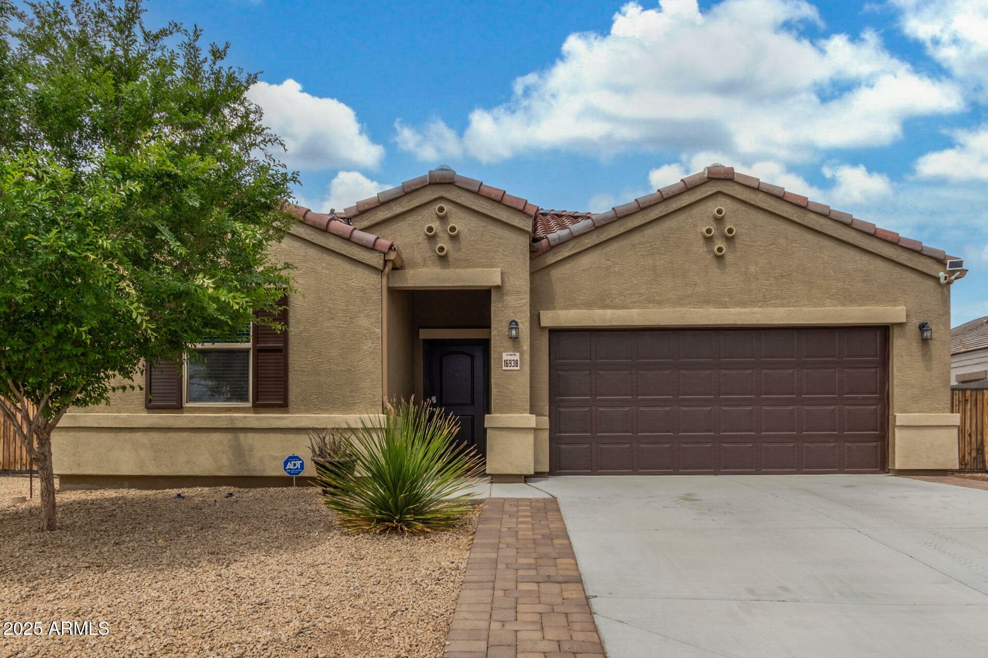 Property Photo: 16938 N Verde Place AZ 85138