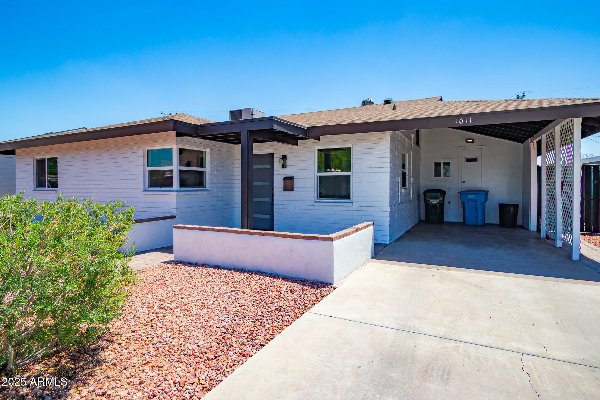 Property Photo: 1011 W Weldon Avenue AZ 85013