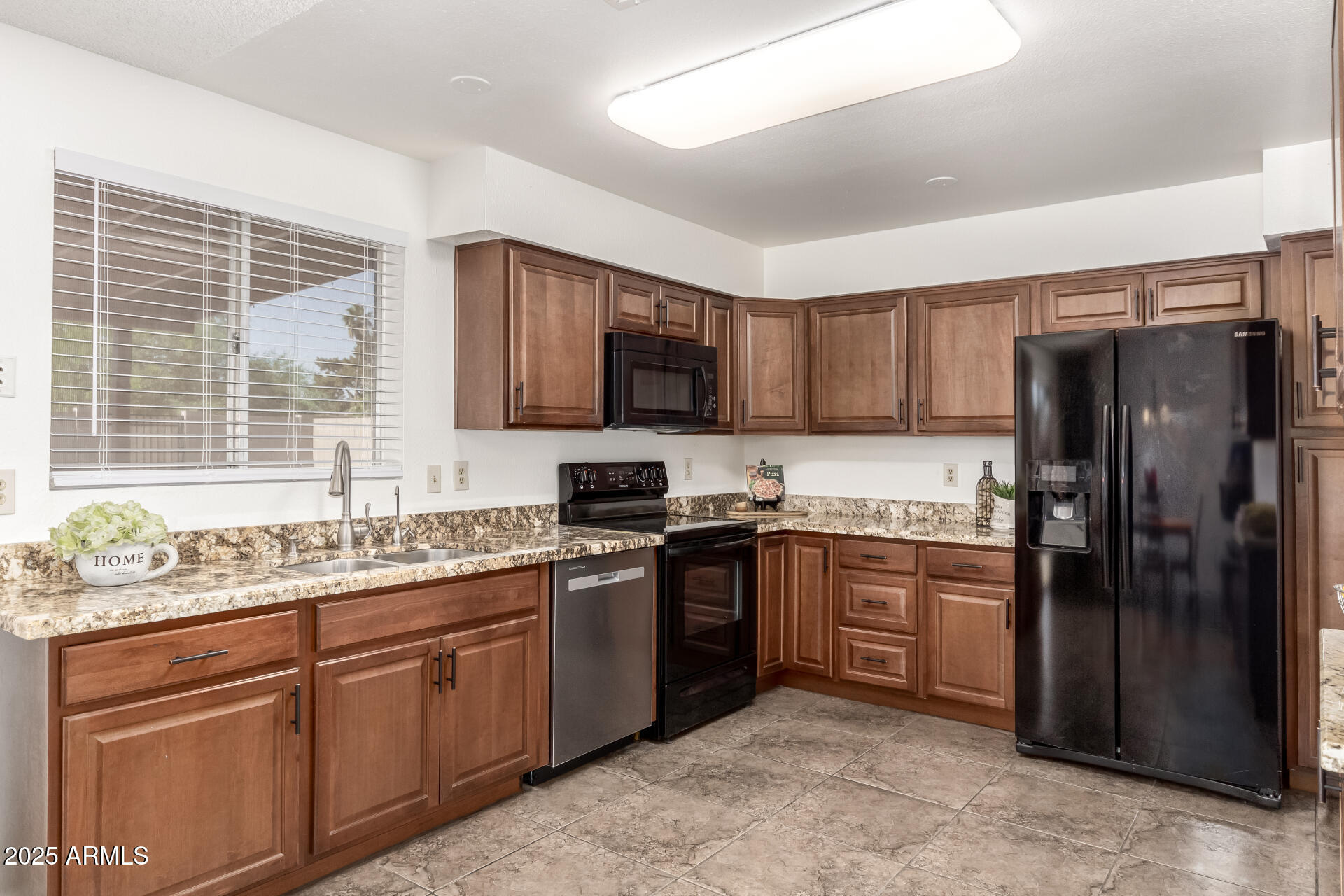 Property Photo:  815 W El Prado Road  AZ 85225 