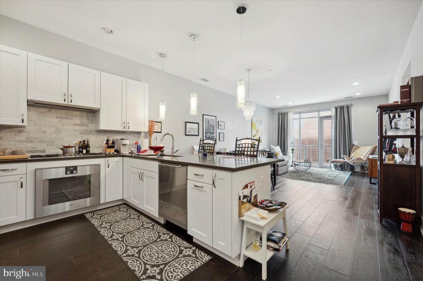 Property Photo: 410 S Front Street 206 PA 19147