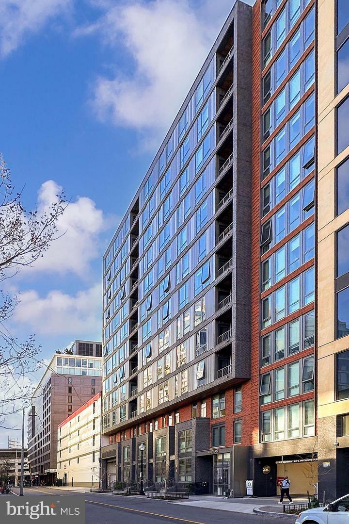 Property Photo:  1211 Van Street SE 918  DC 20003 