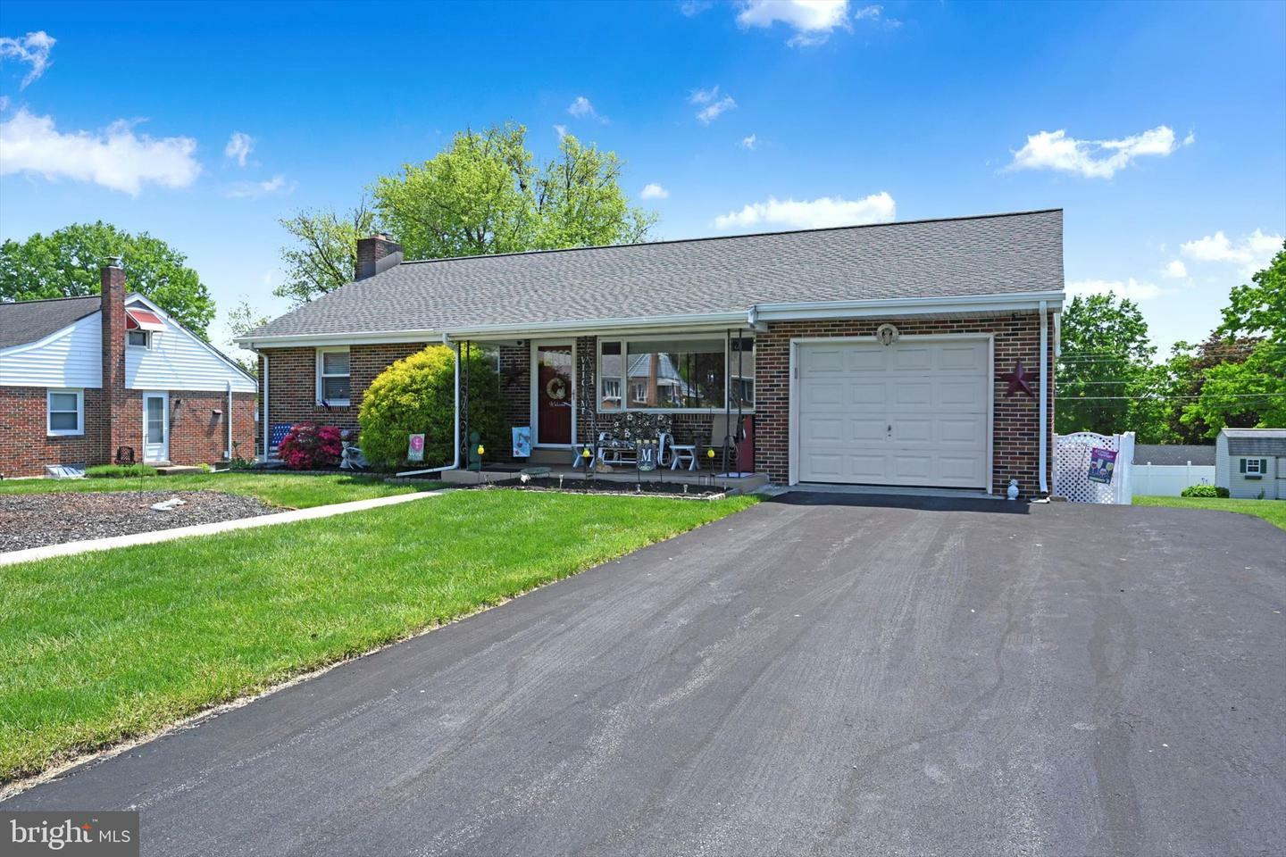 Property Photo: 1012 Laurelee Avenue PA 19605