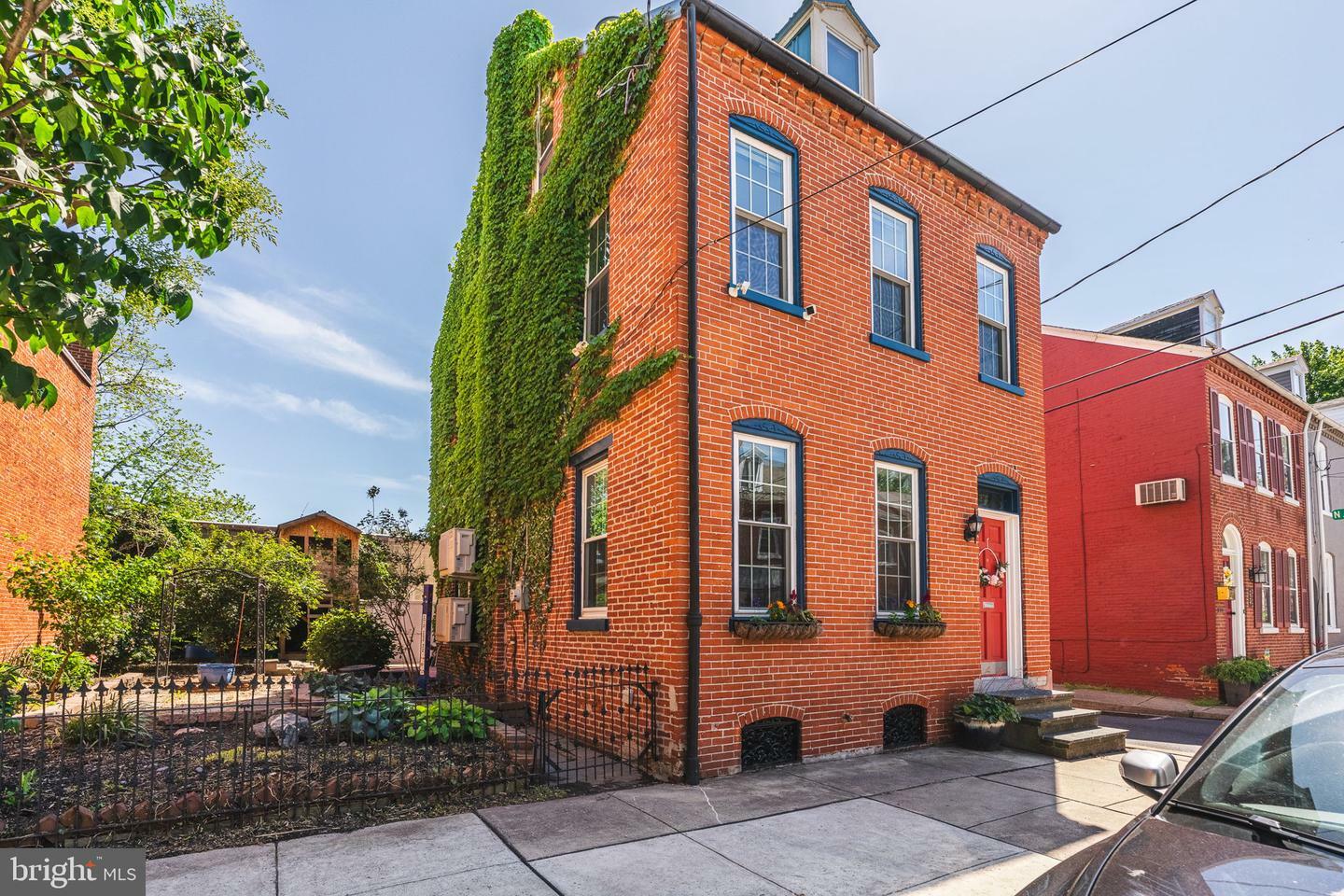 Property Photo: 226 E Frederick Street PA 17602