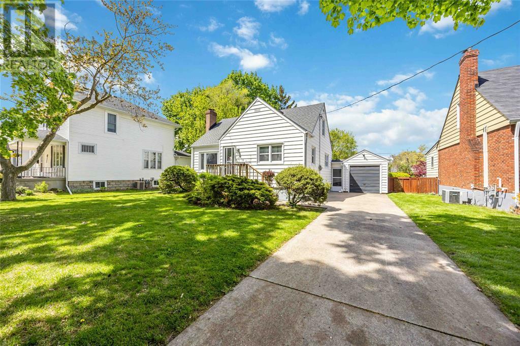 Photo de la propriété:  466 Maxwell Street  ON N7T 5E5 